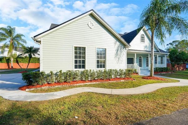 Backyard, Exterior, Facade, Farmhouse