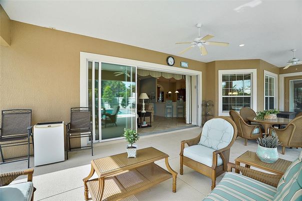 Dining room, Interior, Recessed Lighting