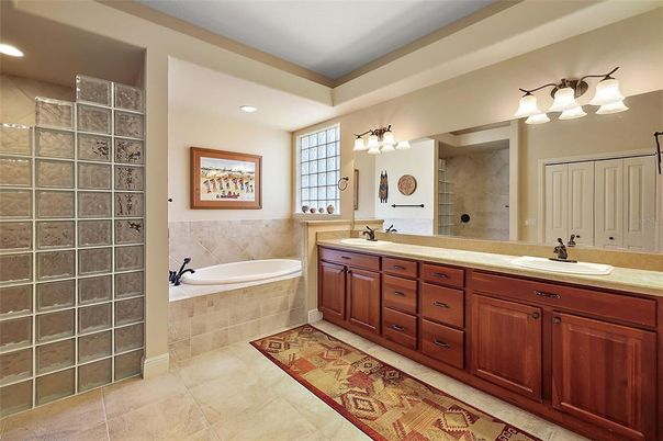 Bathroom, Dual Sink Vanities, Interior, Recessed Lighting