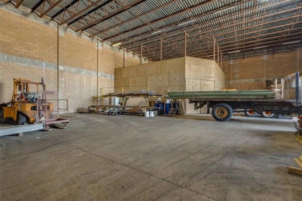 Garage, Interior, Stone Walls