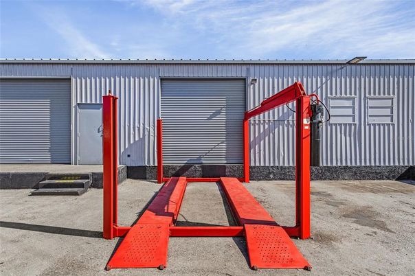 Detached Garage, Exterior