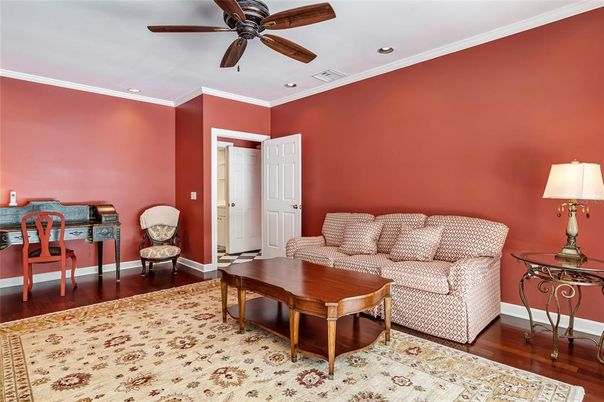 Home Office, Interior, Living room, Recessed Lighting, Wood Texture Flooring
