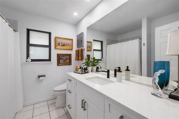 Bathroom, Dual Sink Vanities, Interior, Recessed Lighting