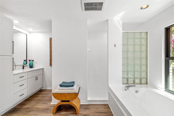 Bathroom, Interior, Recessed Lighting, Wood Texture Flooring