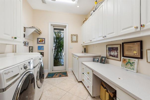 Interior, Recessed Lighting, Washer