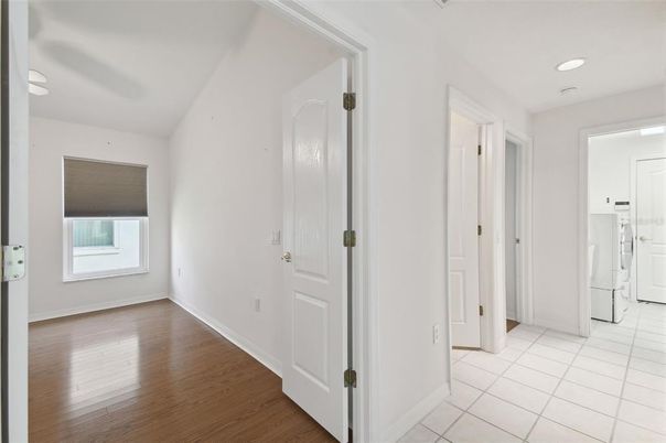 Empty room, Interior, Recessed Lighting, Washer, Wood Texture Flooring
