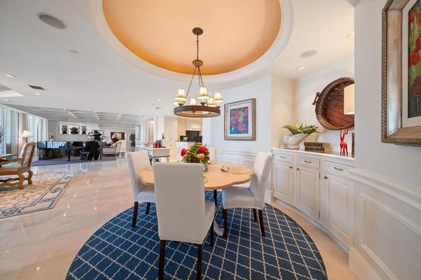 Chandelier, Dining room, Interior, Living room, Piano, Recessed Lighting