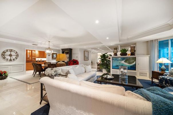 Chandelier, Dining room, Interior, Living room, Pendant Lights, Recessed Lighting