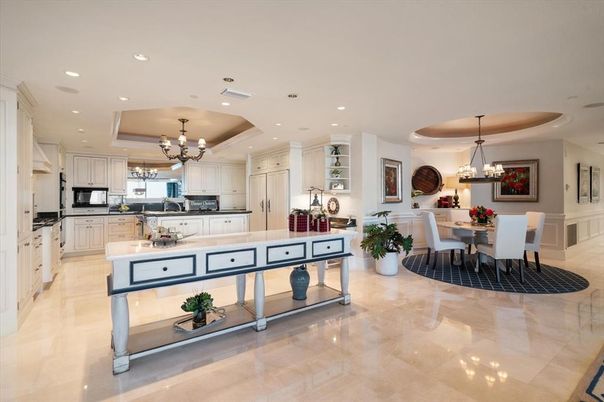 Chandelier, Dining room, Interior, Kitchen, Pendant Lights, Recessed Lighting, Stainless Steel Appliances