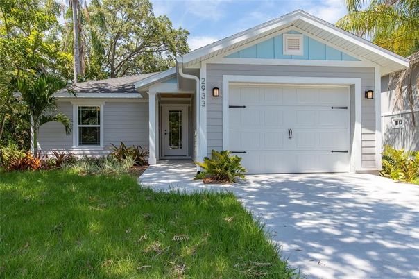Attached, Exterior, Facade, Ranch