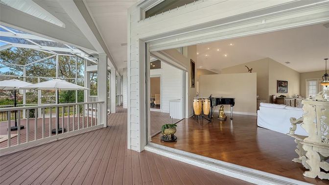 Interior, Pendant Lights, Piano, Recessed Lighting, Wood Texture Flooring