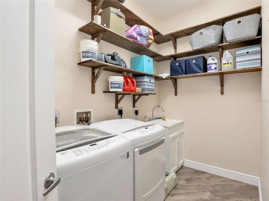 Interior, Washer, Wood Texture Flooring