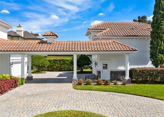 Attached, Exterior, Facade, Mediterranean