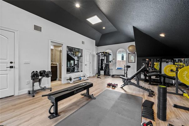 Fitness Equipment, Interior, Recessed Lighting, Wood Texture Flooring
