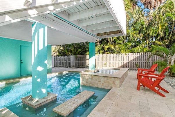 Exterior, Pool