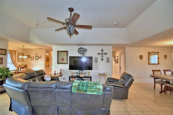 Dining room, Interior, Living room, Pendant Lights