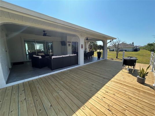 Exterior, Wood Texture Flooring
