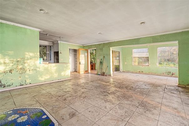Empty room, Interior, Recessed Lighting