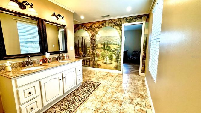 Bathroom, Dual Sink Vanities, Interior, Recessed Lighting