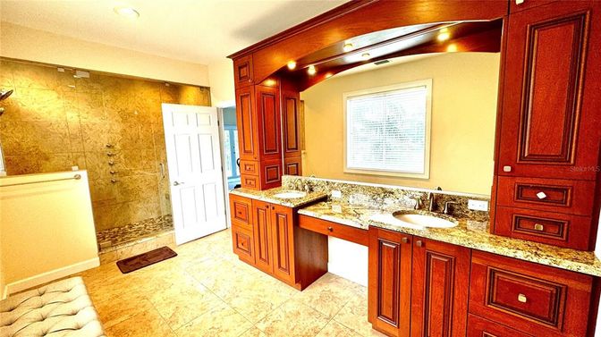 Bathroom, Interior, Recessed Lighting