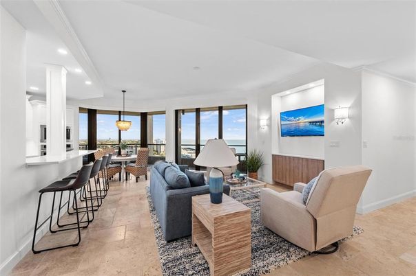 Dining room, Interior, Living room, Pendant Lights, Recessed Lighting