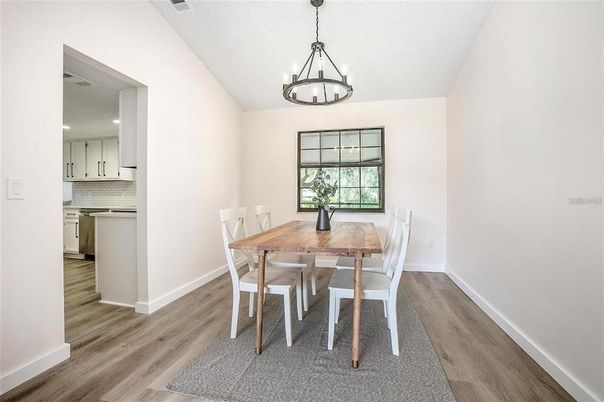 Chandelier, Dining room, Interior, Kitchen, Pendant Lights, Recessed Lighting, Wood Texture Flooring
