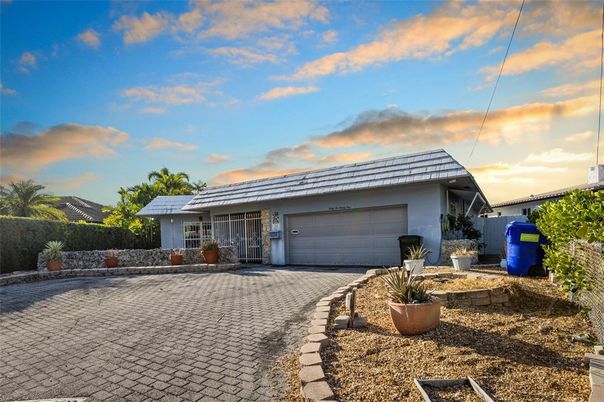 Attached, Exterior, Facade, Solar Panels, Ranch