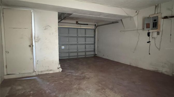 Garage, Interior