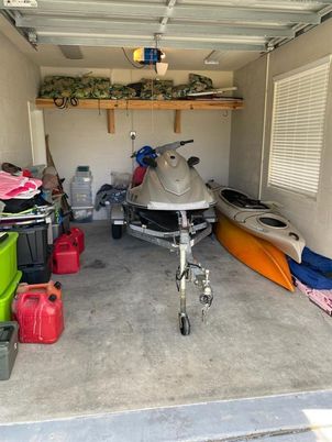 Garage, Interior