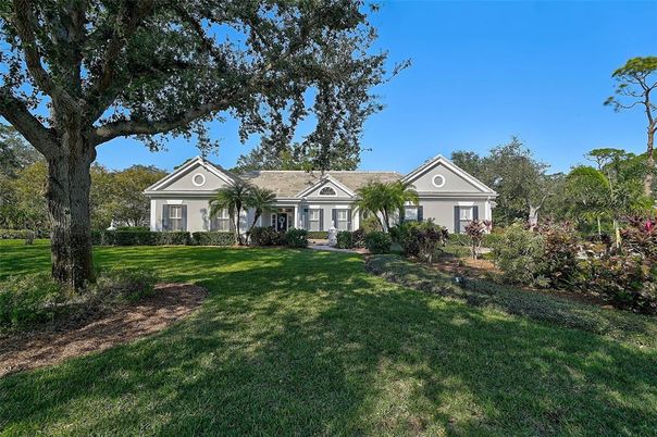 Backyard, Exterior, Facade, Ranch