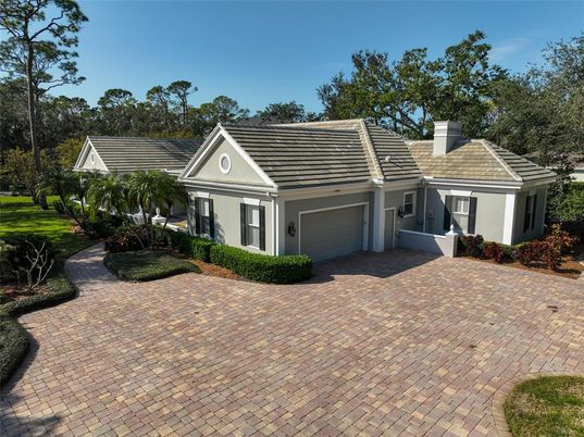 Attached, Exterior, Facade, Ranch