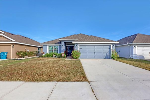 Attached, Exterior, Facade, Ranch