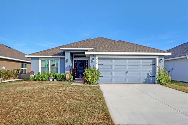 Attached, Exterior, Facade, Ranch
