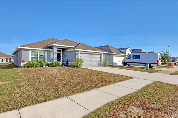 Attached, Exterior, Facade, Ranch
