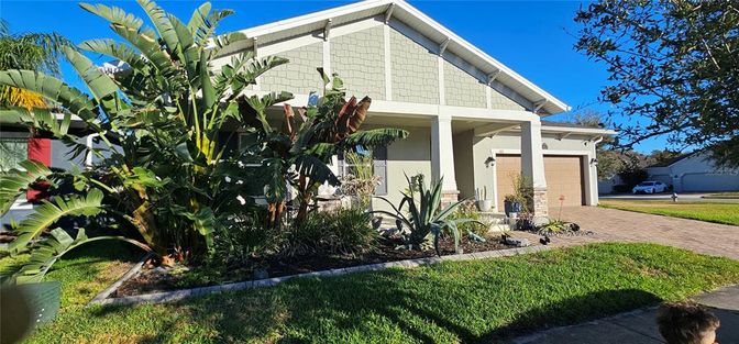 Attached, Exterior, Facade, American Craftsman