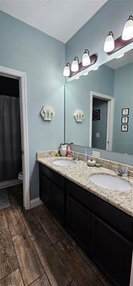 Bathroom, Dual Sink Vanities, Interior