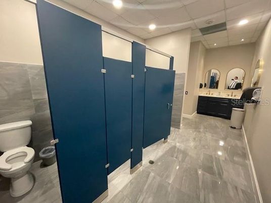 Bathroom, Interior, Recessed Lighting