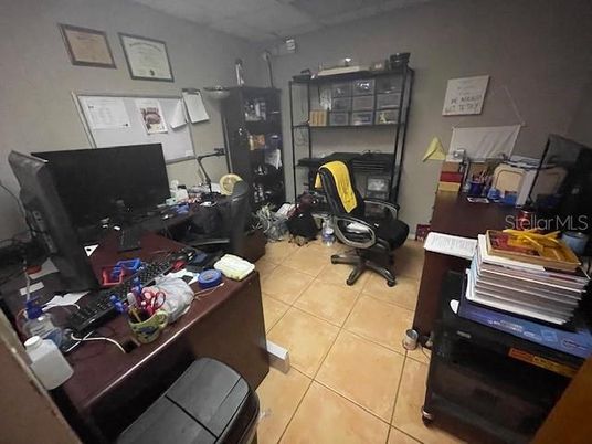Home Office, Interior