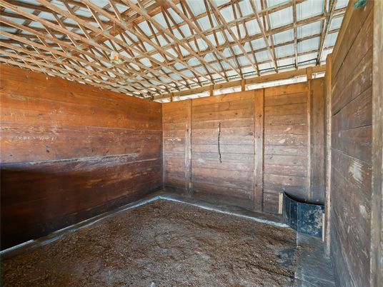 Empty room, Interior, Wooden Beams, Wooden Walls