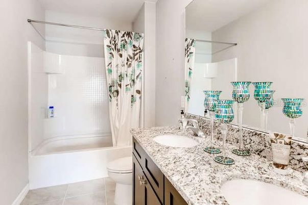 Bathroom, Dual Sink Vanities, Interior
