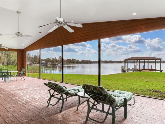 Exterior, Interior, Lake, Recessed Lighting, Sun Room, Water