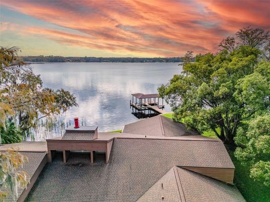 Exterior, Lake