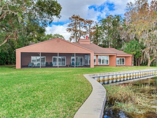 Backyard, Exterior, Facade, Ranch