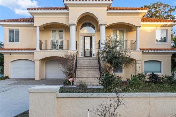 Attached, Exterior, Facade, Mediterranean