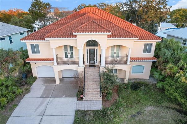Attached, Exterior, Facade, Mediterranean