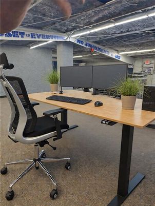 Home Office, Interior