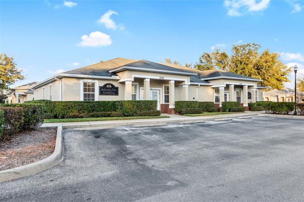 Exterior, Facade, Ranch