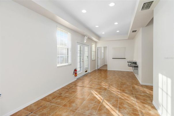 Empty room, Interior, Recessed Lighting
