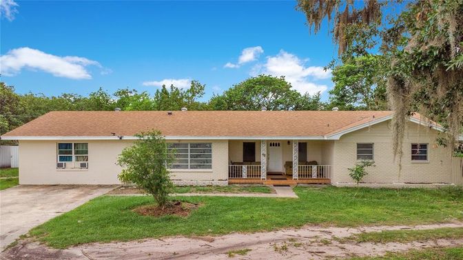 Backyard, Exterior, Facade, Ranch