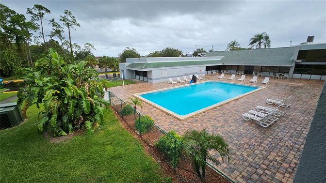 Exterior, Pool